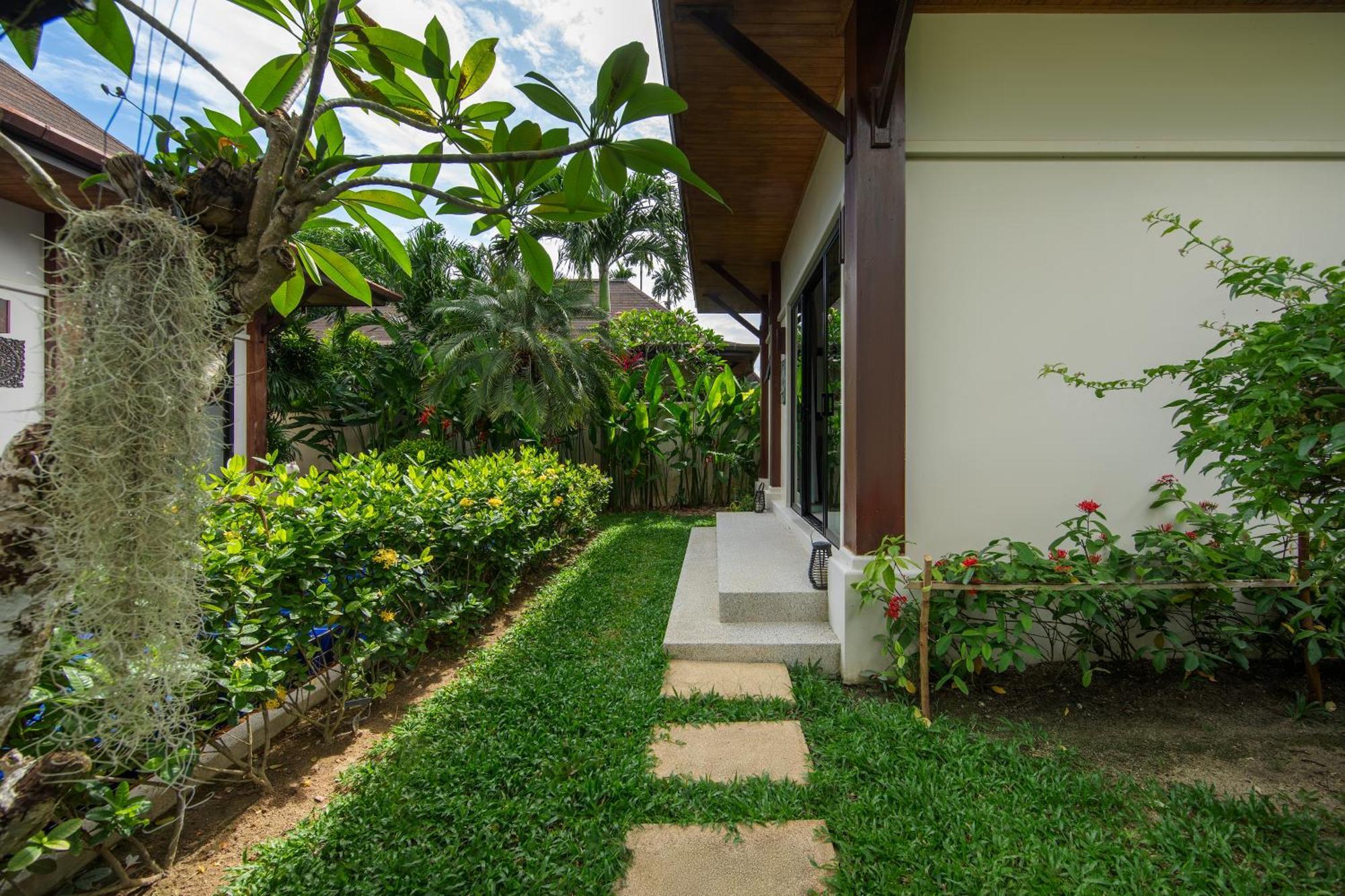 Villa Savu| 3 Bedroom Private Pool Villa In Popular Location Near Naiharn Beach Nai Harn Exterior photo